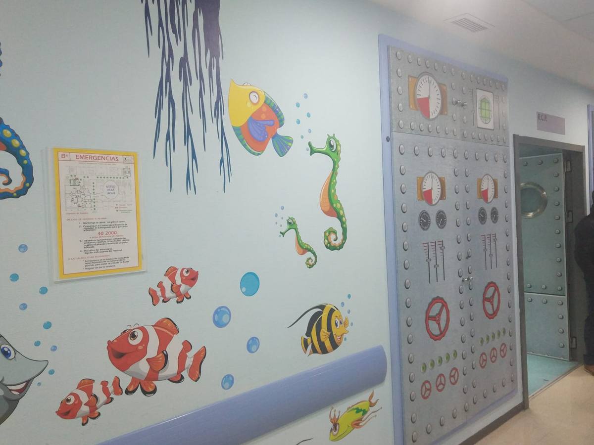 Las urgencias de Pediatría del Puerta del Mar se sumerge en el fondo del mar